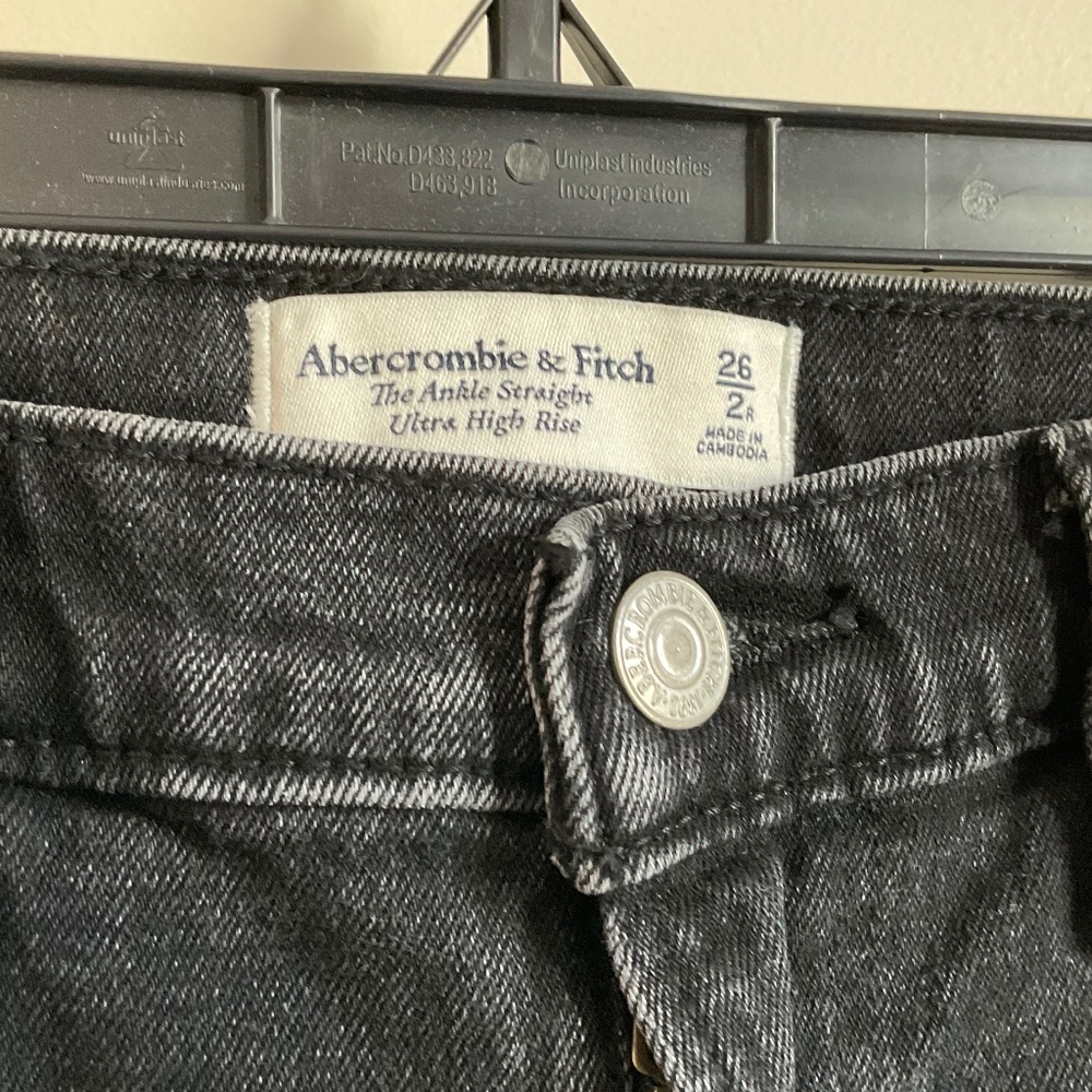 Abercrombie & Fitch The Ankle Straight Ultra High Rise Jeans - Size 26/2R - Picture 4 of 11
